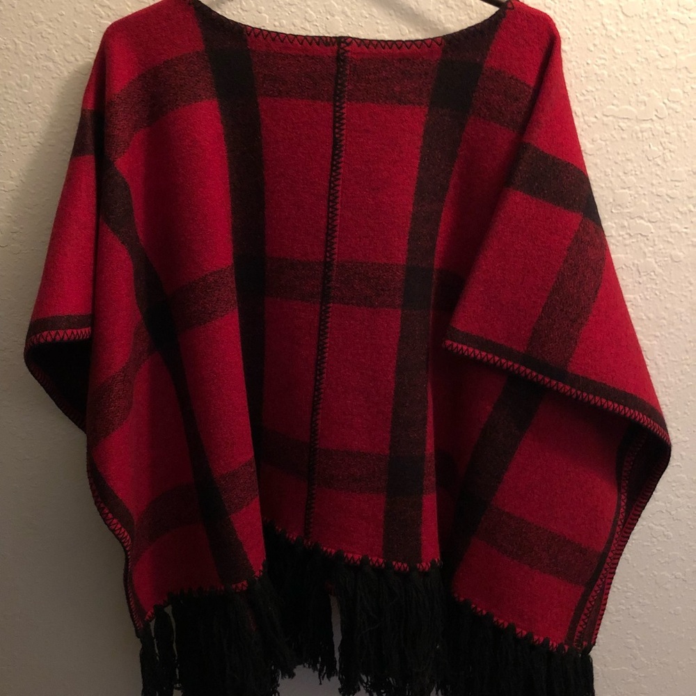 Lauren Poncho Top